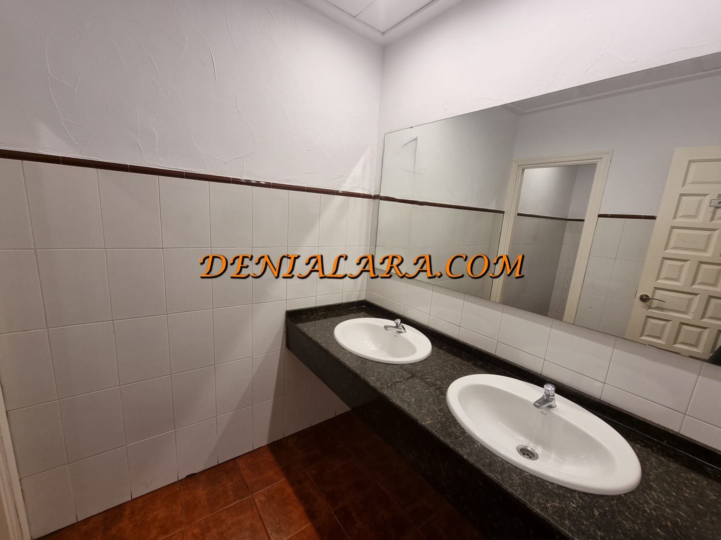 Restaurant/Bar til leje i Denia - € 3.000 (Ref: 8774640)