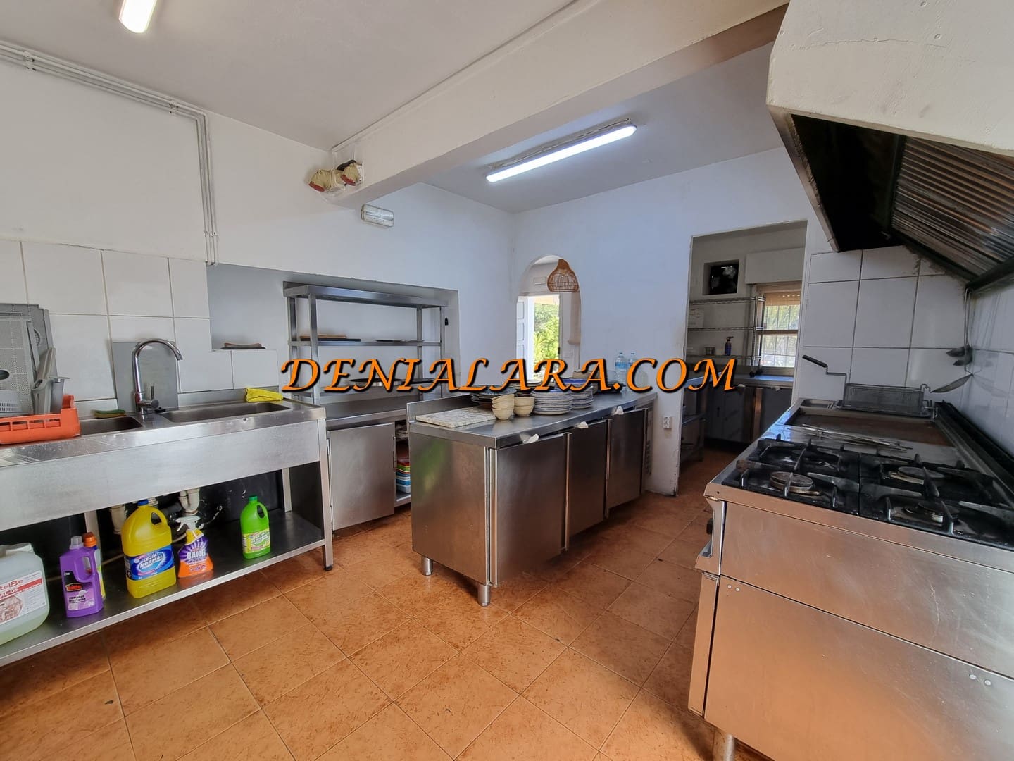 Restaurant/Bar til salg i Denia med garage - € 499.999 (Ref: 8909896)