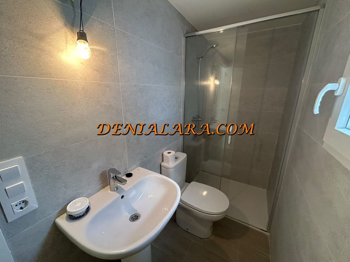 5 bedroom Villa for sale in Denia with garage - € 590,000 (Ref: 8909896)