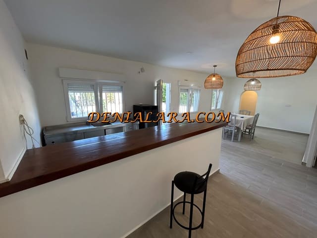 5 chambre Villa/Maison à vendre à Dénia avec garage - 590 000 € (Ref: 8909896)