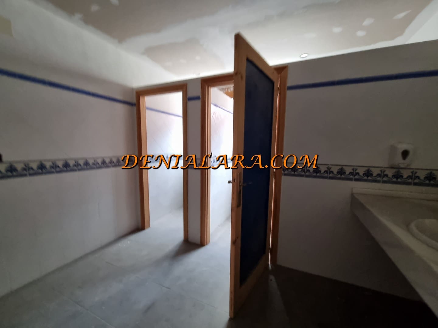 Erhverv til leje i Ondara - € 2.500 (Ref: 8947518)