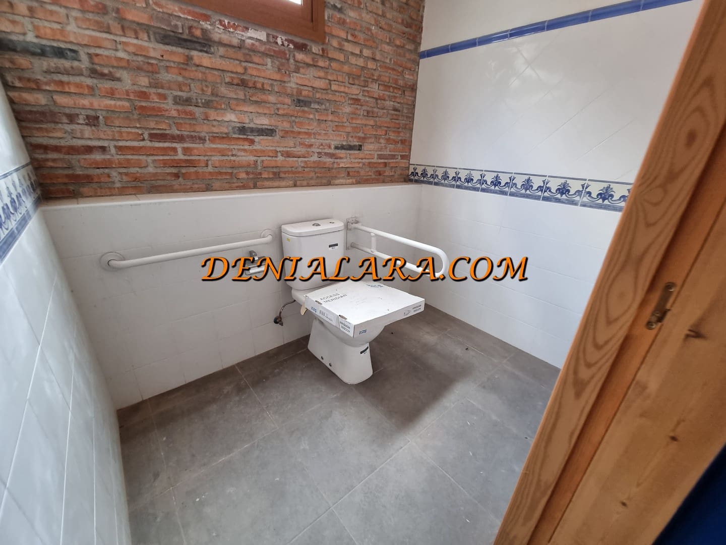 Erhverv til leje i Ondara - € 2.500 (Ref: 8947518)