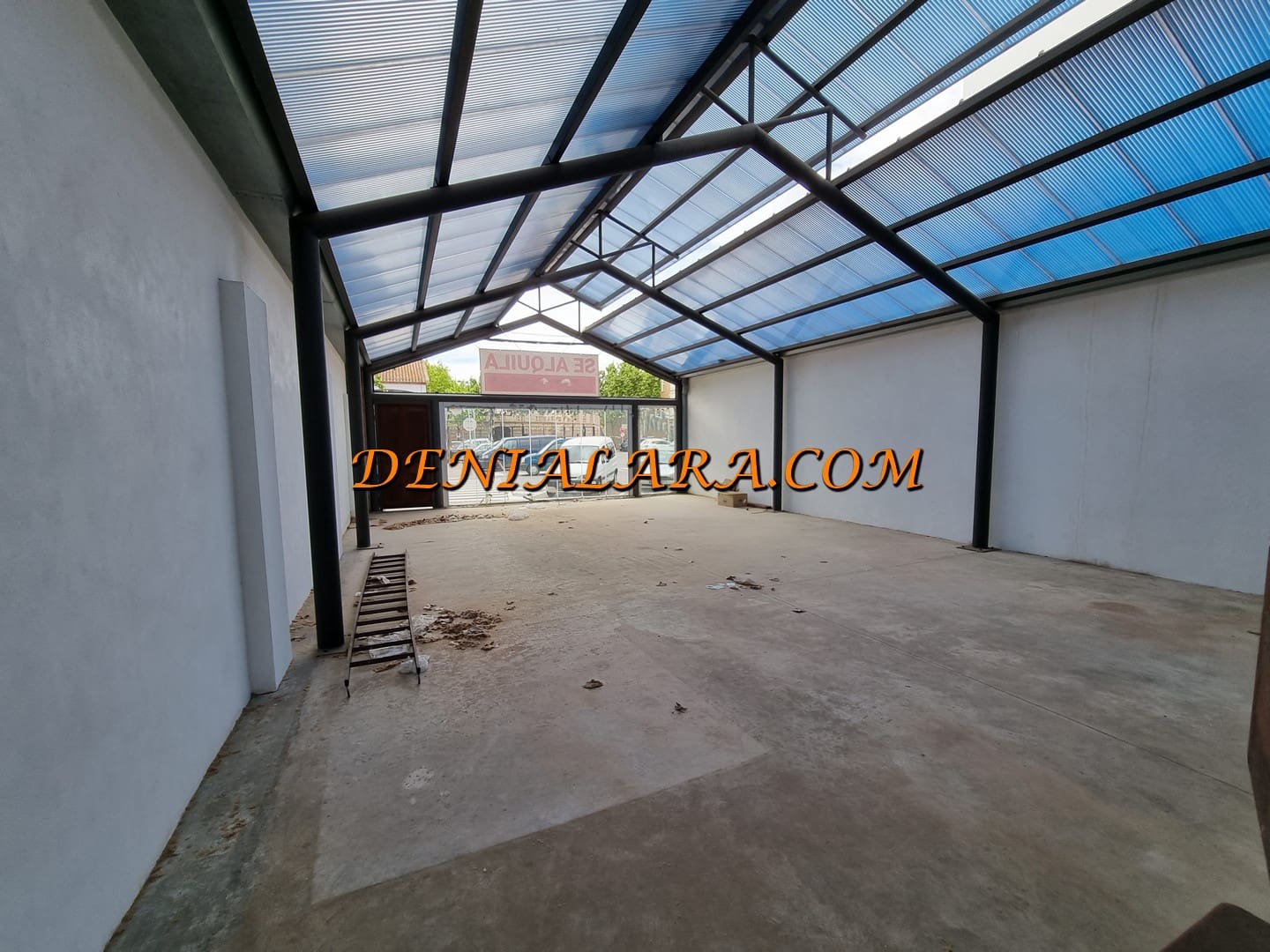 Erhverv til leje i Ondara - € 2.500 (Ref: 8947518)