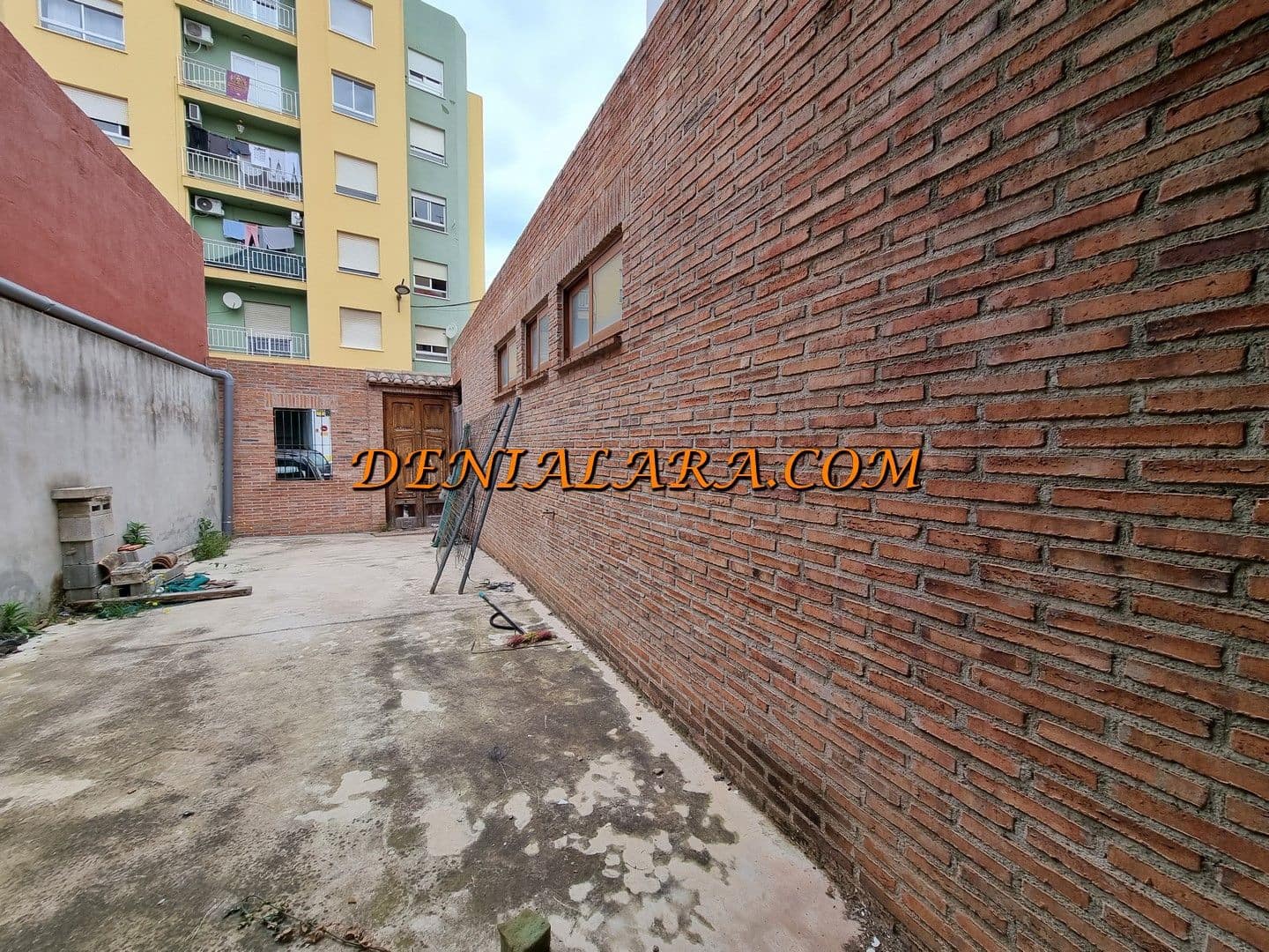 Erhverv til leje i Ondara - € 2.500 (Ref: 8947518)