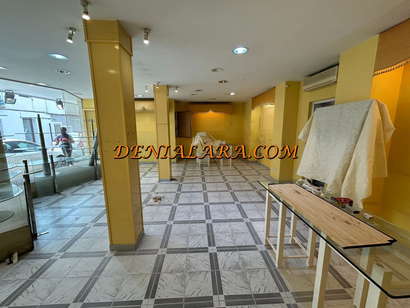 Komercyjne do wynajęcia w Denia - 700 € (Ref: 8993378)