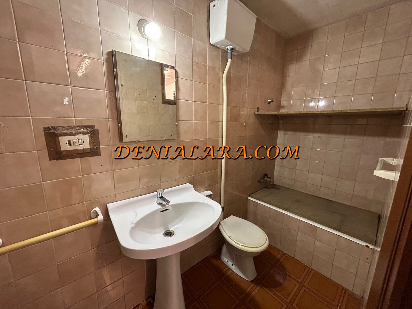 Komercyjne do wynajęcia w Denia - 700 € (Ref: 8993378)