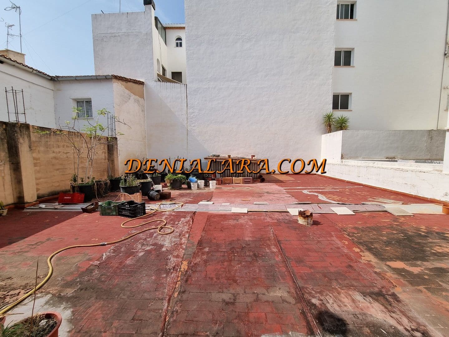 Kommersiell til salgs i Pego med garasje - € 600 000 (Ref: 9035770)