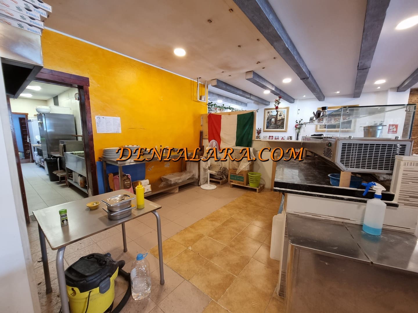 Restaurant/Bar à louer à Denia - 1 300 € (Ref: 9107977)