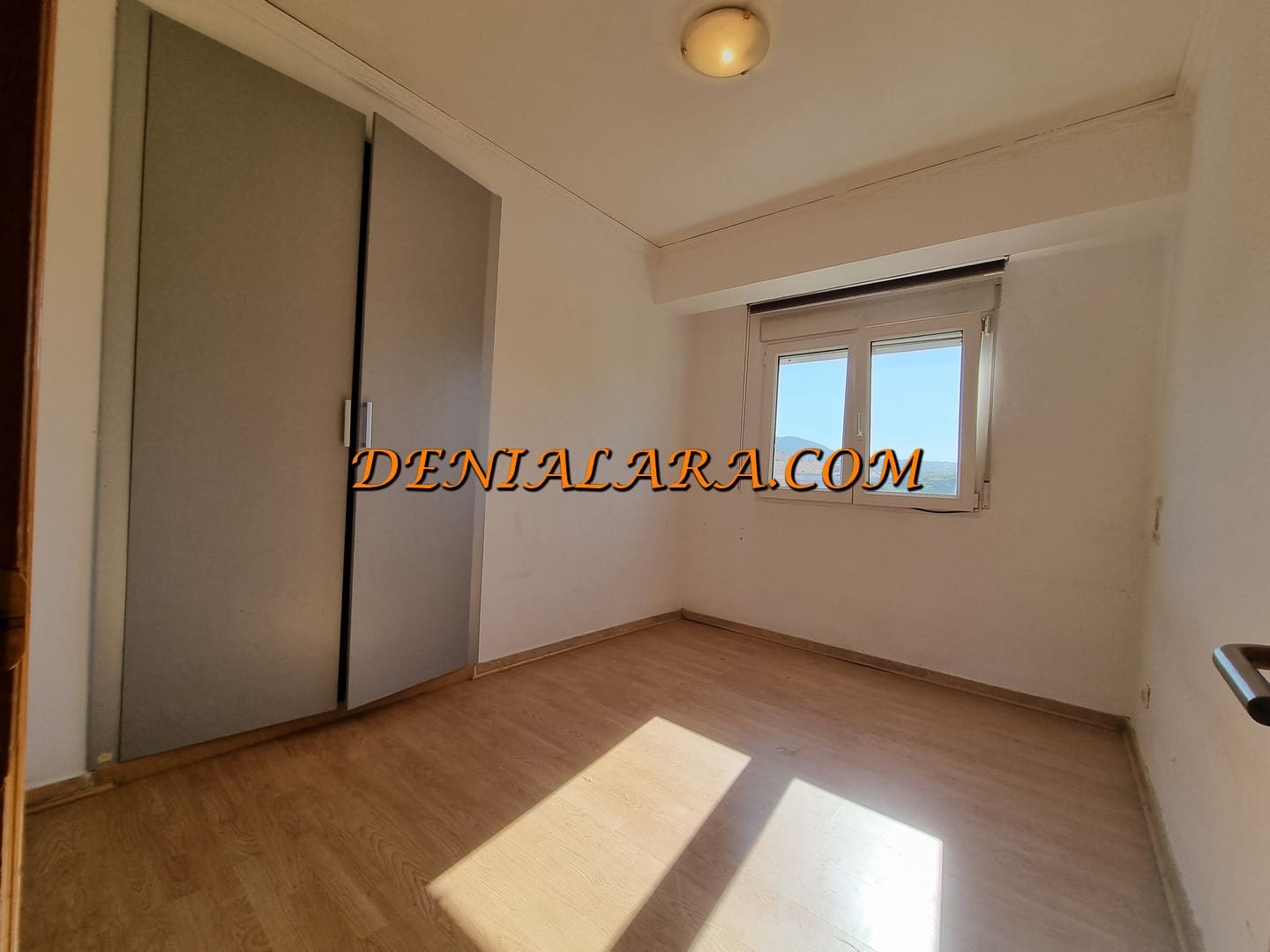 Piso de 4 habitaciones en Dénia en venta - 249.999 € (Ref: 9301893)