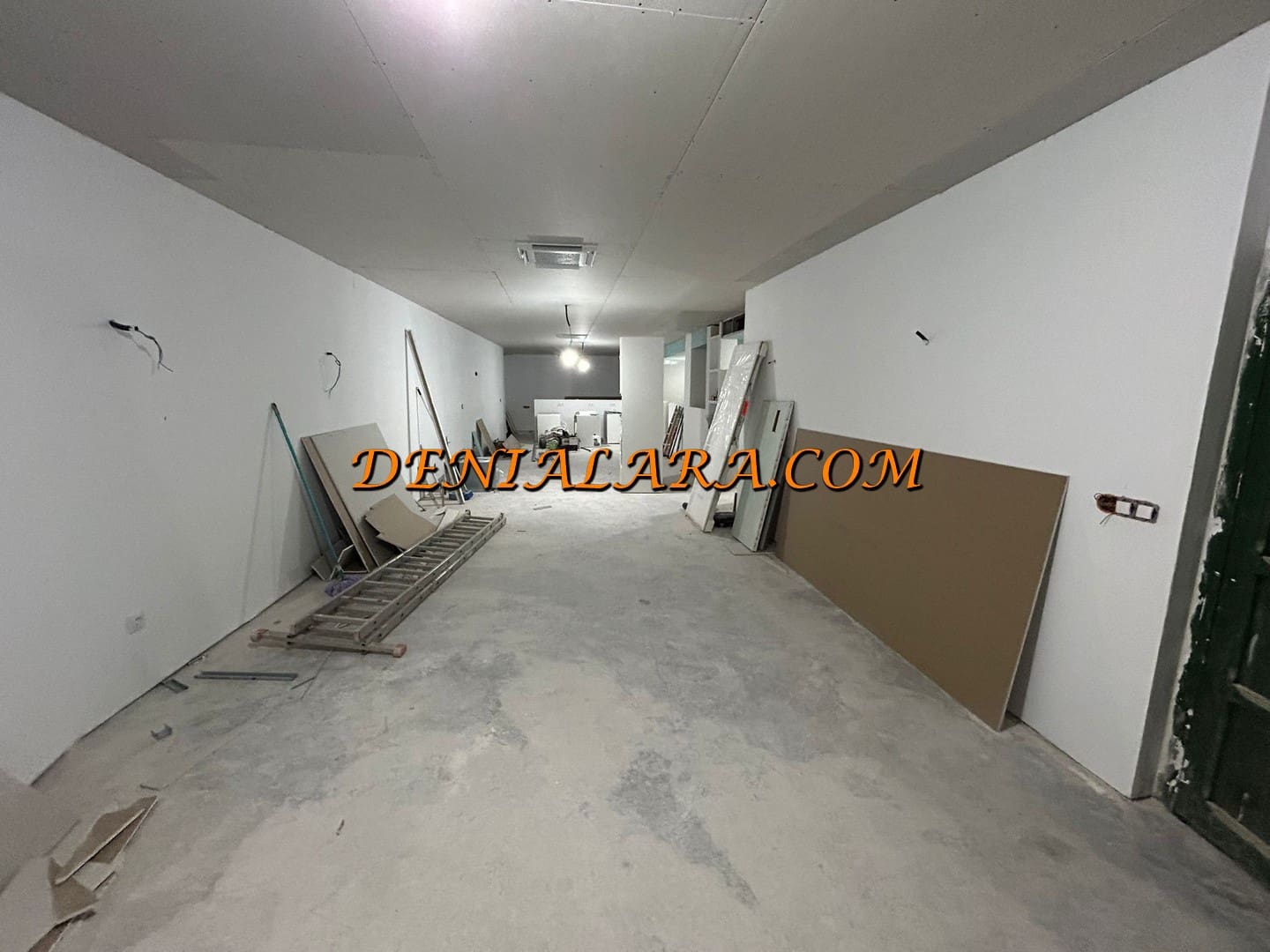 Commerciale da affittare in Denia - 1.000 € (Rif: 9380108)