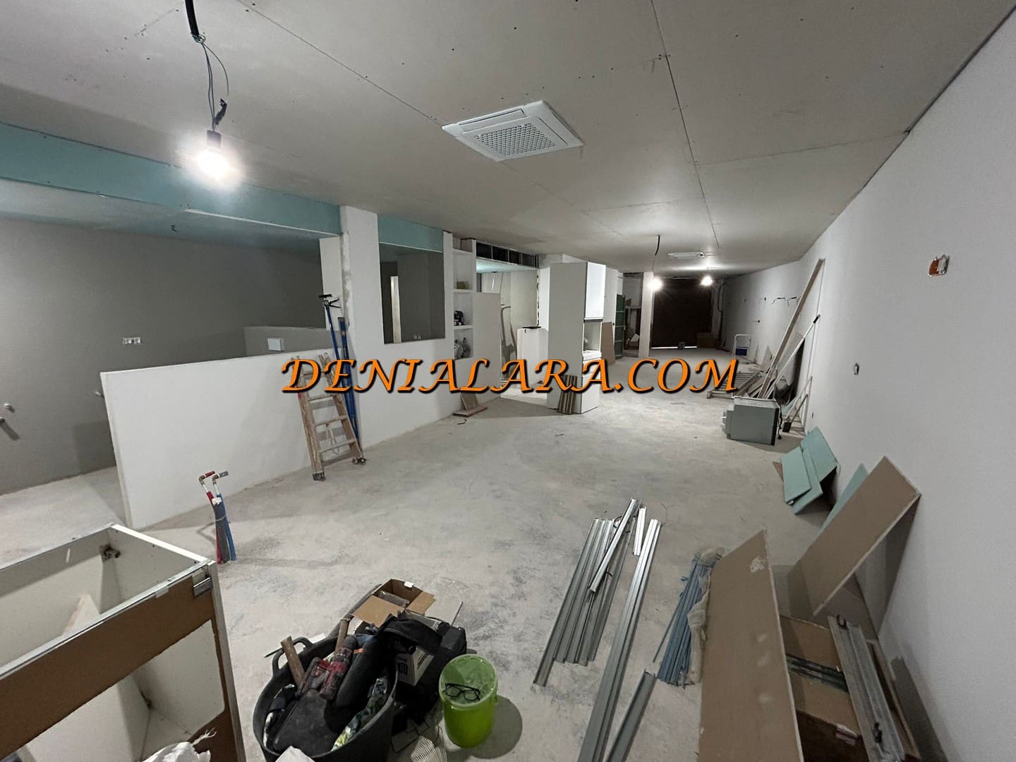 Commerciale da affittare in Denia - 1.000 € (Rif: 9380108)