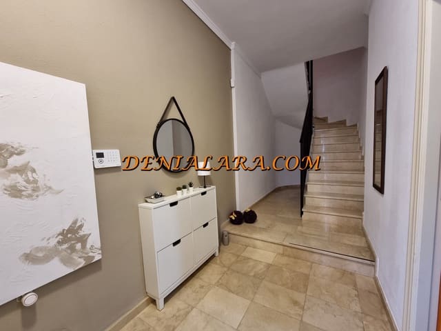 4 bedroom Terraced Villa for sale in Pego with garage - € 249,999 (Ref: 9395354)