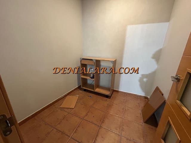 Commercieel te huur in Dénia - € 800 (Ref: 9396779)