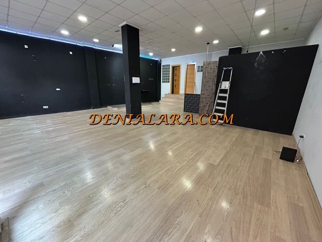 Commercieel te huur in Dénia - € 800 (Ref: 9396779)