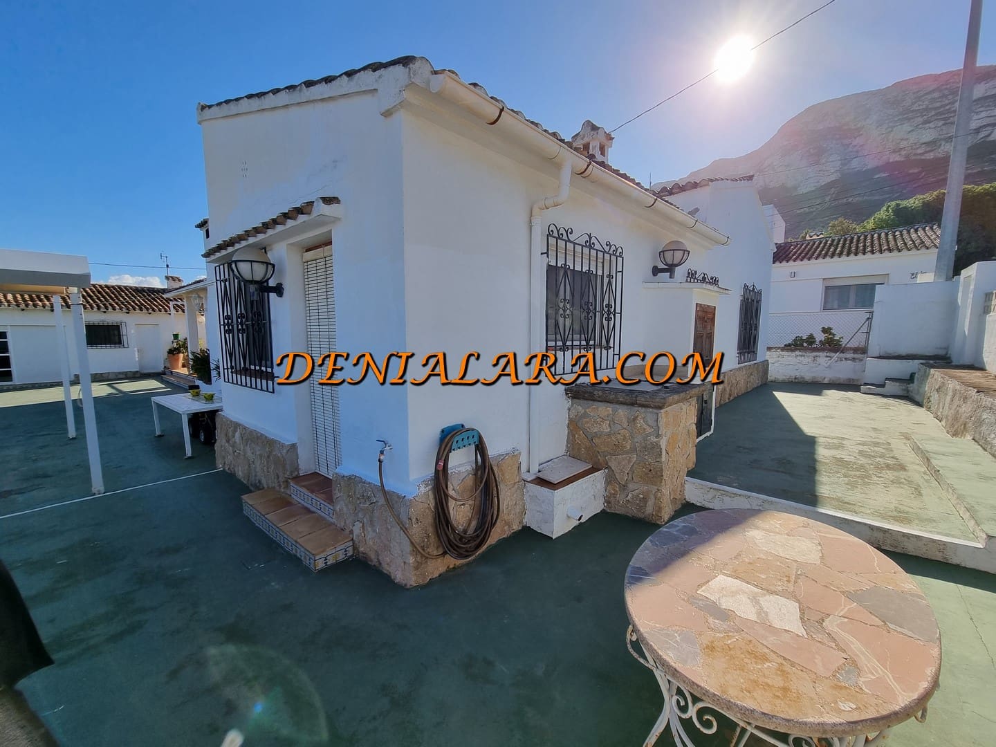 4 sypialnia Willa na sprzedaż w Denia z basenem garażem - 614 999 € (Ref: 9417819)