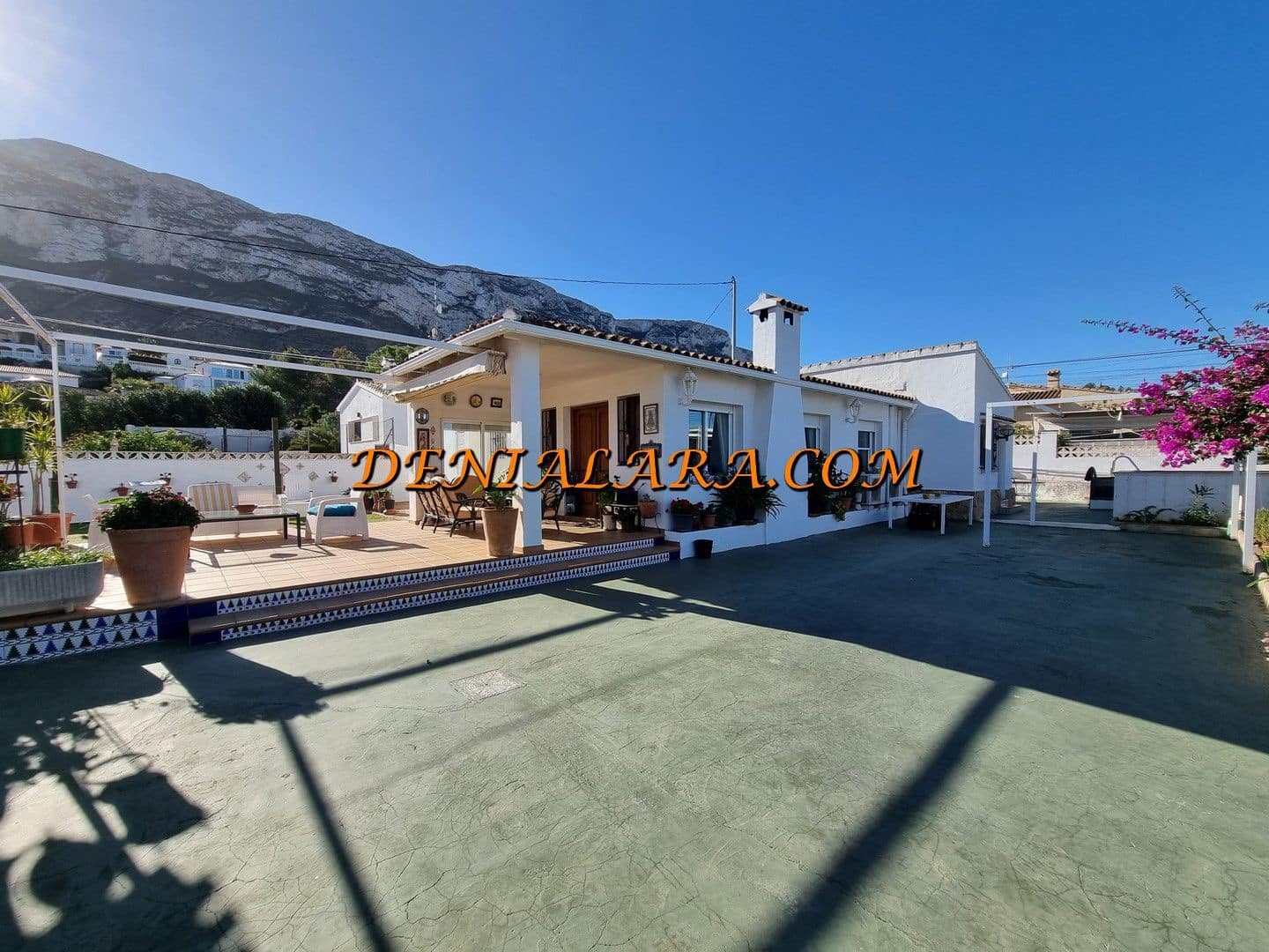 4 sypialnia Willa na sprzedaż w Denia z basenem garażem - 614 999 € (Ref: 9417819)