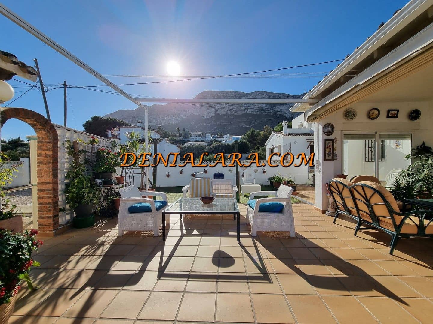 4 sypialnia Willa na sprzedaż w Denia z basenem garażem - 614 999 € (Ref: 9417819)