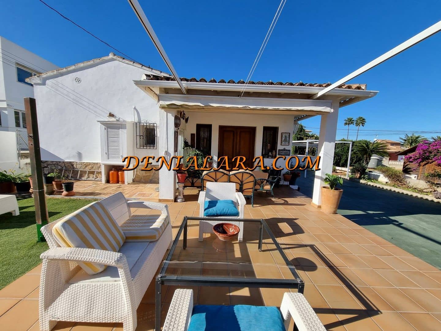 4 sypialnia Willa na sprzedaż w Denia z basenem garażem - 614 999 € (Ref: 9417819)