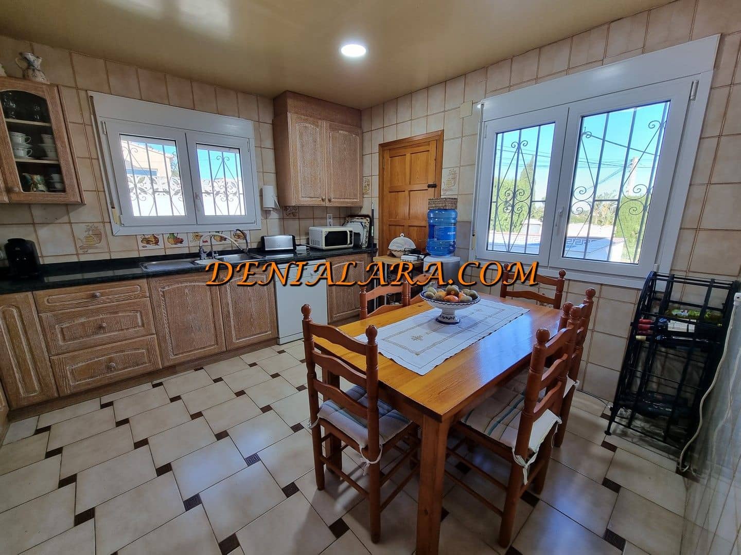 4 sypialnia Willa na sprzedaż w Denia z basenem garażem - 614 999 € (Ref: 9417819)