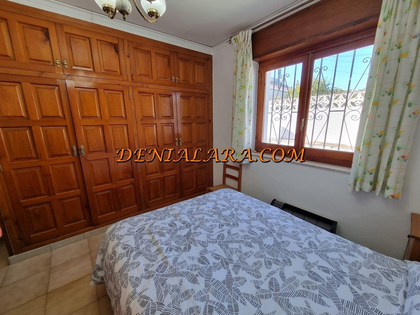 4 sypialnia Willa na sprzedaż w Denia z basenem garażem - 614 999 € (Ref: 9417819)