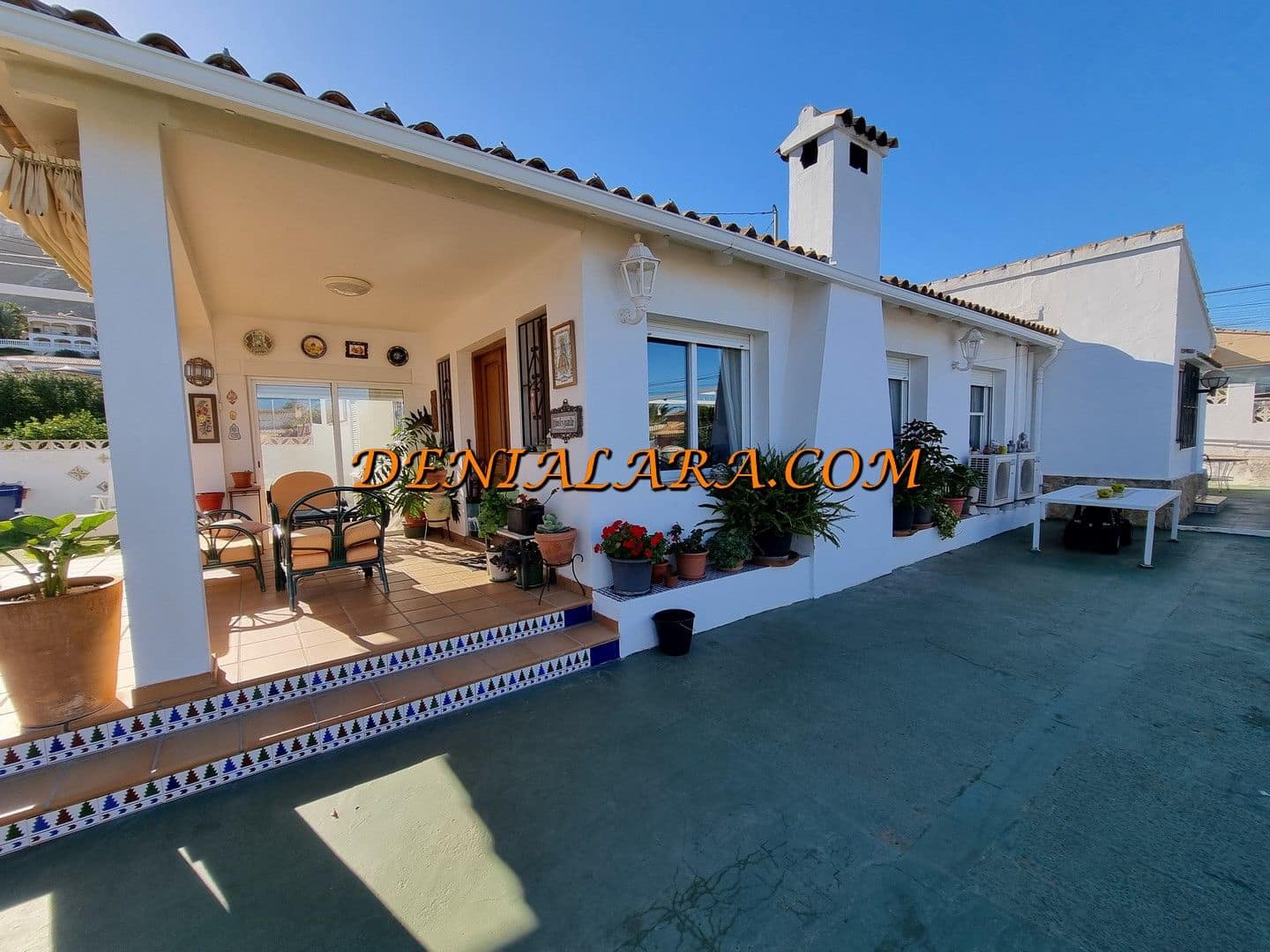 4 sypialnia Willa na sprzedaż w Denia z basenem garażem - 614 999 € (Ref: 9417819)