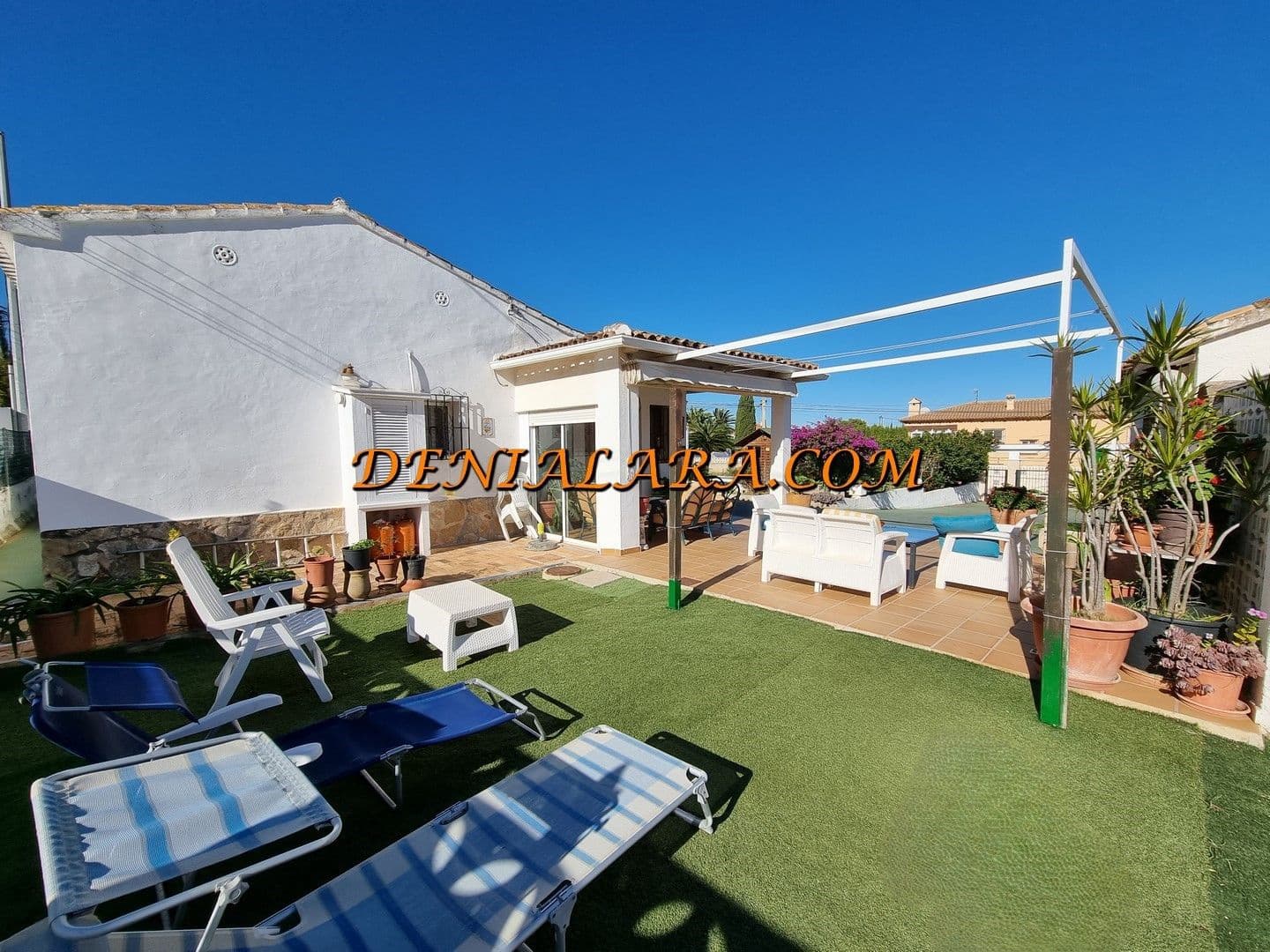 4 sypialnia Willa na sprzedaż w Denia z basenem garażem - 614 999 € (Ref: 9417819)