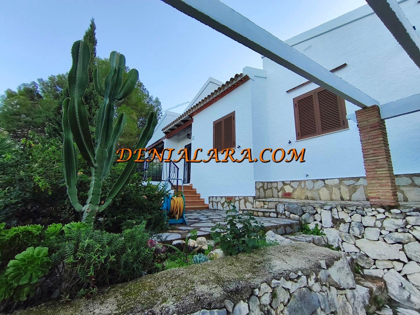 Chalet de 2 habitaciones en Pedreguer en venta con piscina garaje - 284.999 € (Ref: 9459637)