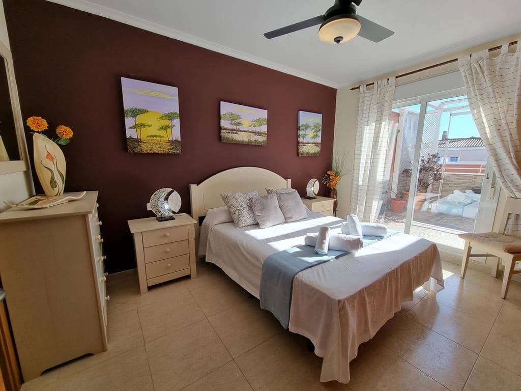 Ático de 3 habitaciones en Dénia en alquiler con piscina garaje - 800 € (Ref: 9465022)