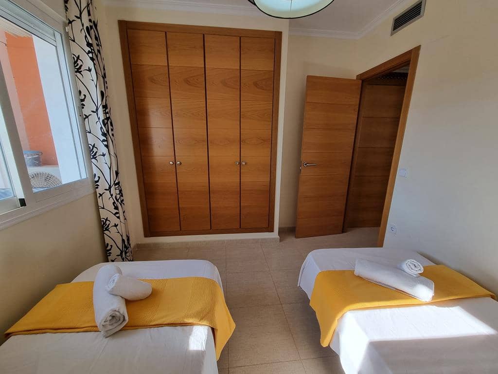 Ático de 3 habitaciones en Dénia en alquiler con piscina garaje - 800 € (Ref: 9465022)