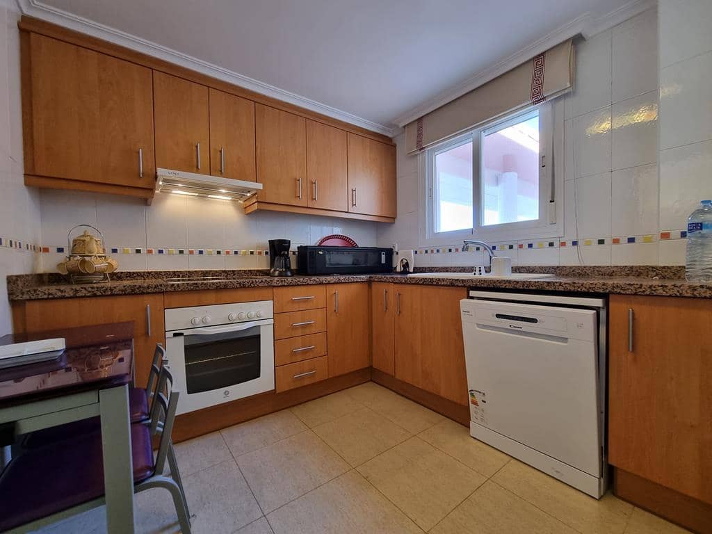 Ático de 3 habitaciones en Dénia en alquiler con piscina garaje - 800 € (Ref: 9465022)