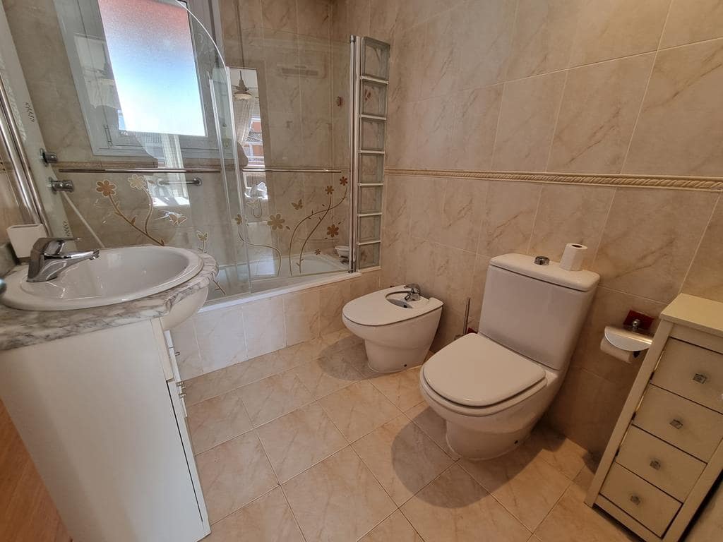 Ático de 3 habitaciones en Dénia en alquiler con piscina garaje - 800 € (Ref: 9465022)