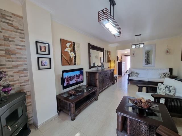 Ático de 3 habitaciones en Dénia en alquiler con piscina garaje - 800 € (Ref: 9465022)