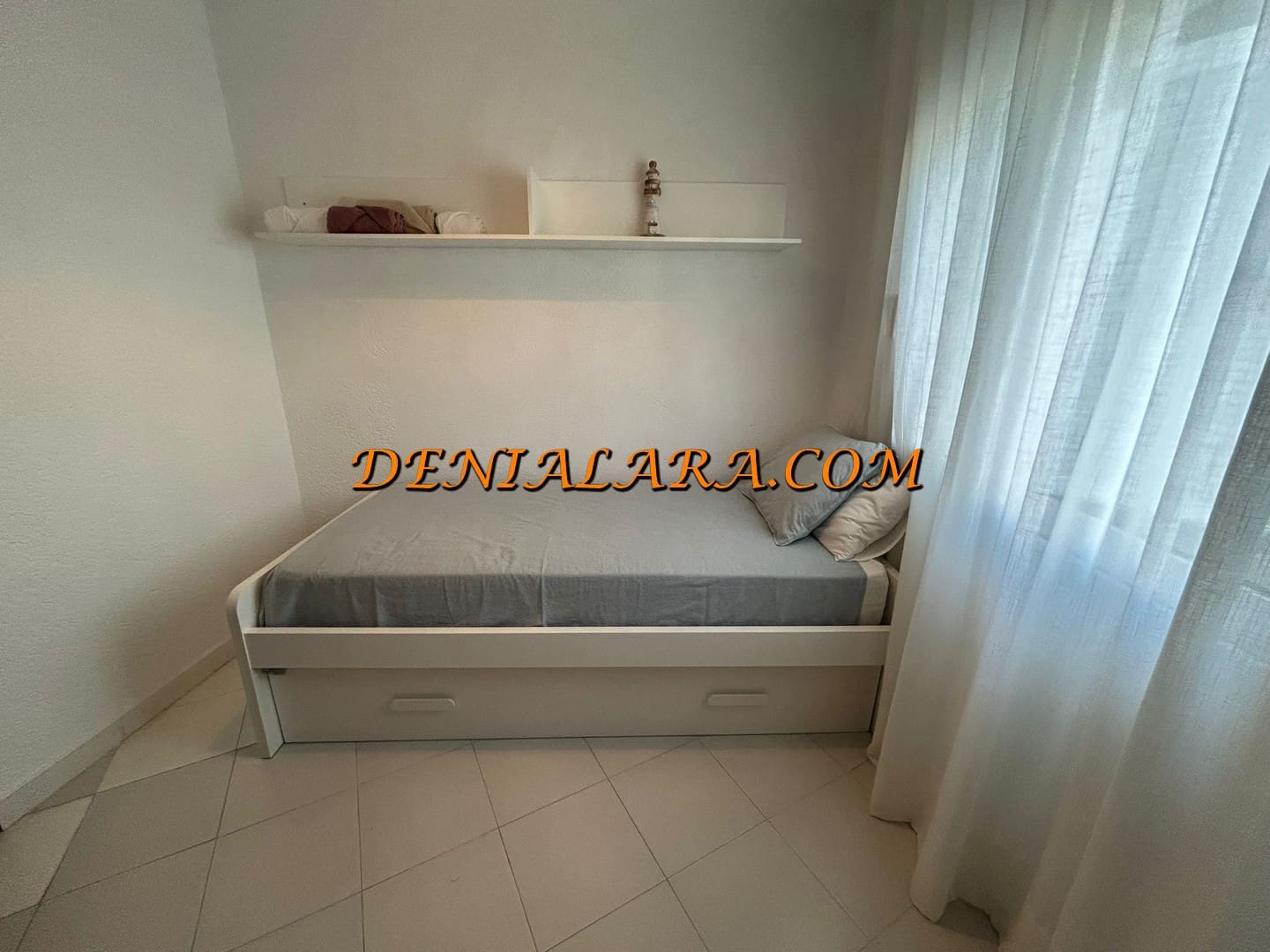 Apartamento de 2 habitaciones en Dénia en alquiler con piscina garaje - 800 € (Ref: 9471665)