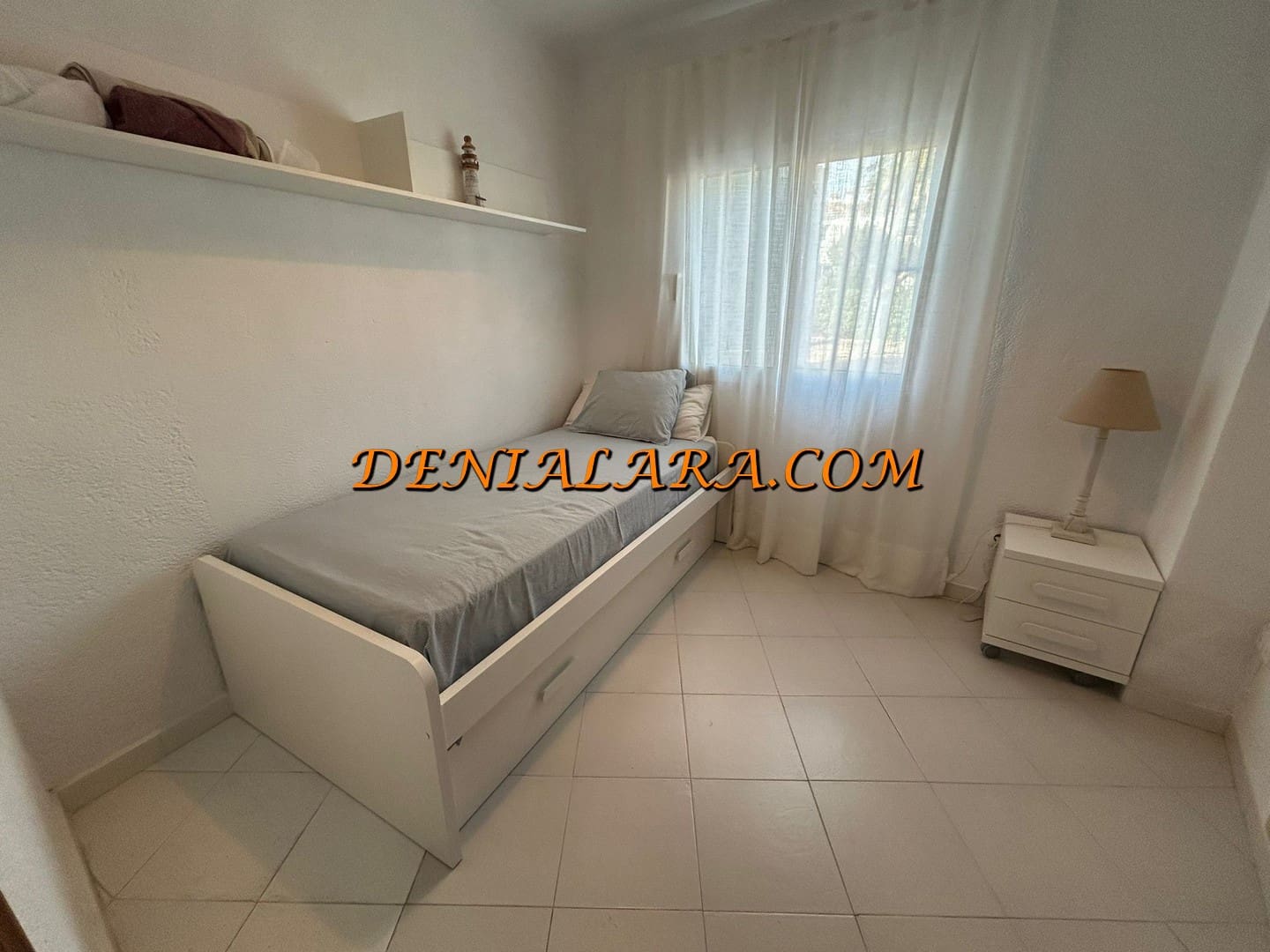 Apartamento de 2 habitaciones en Dénia en alquiler con piscina garaje - 800 € (Ref: 9471665)