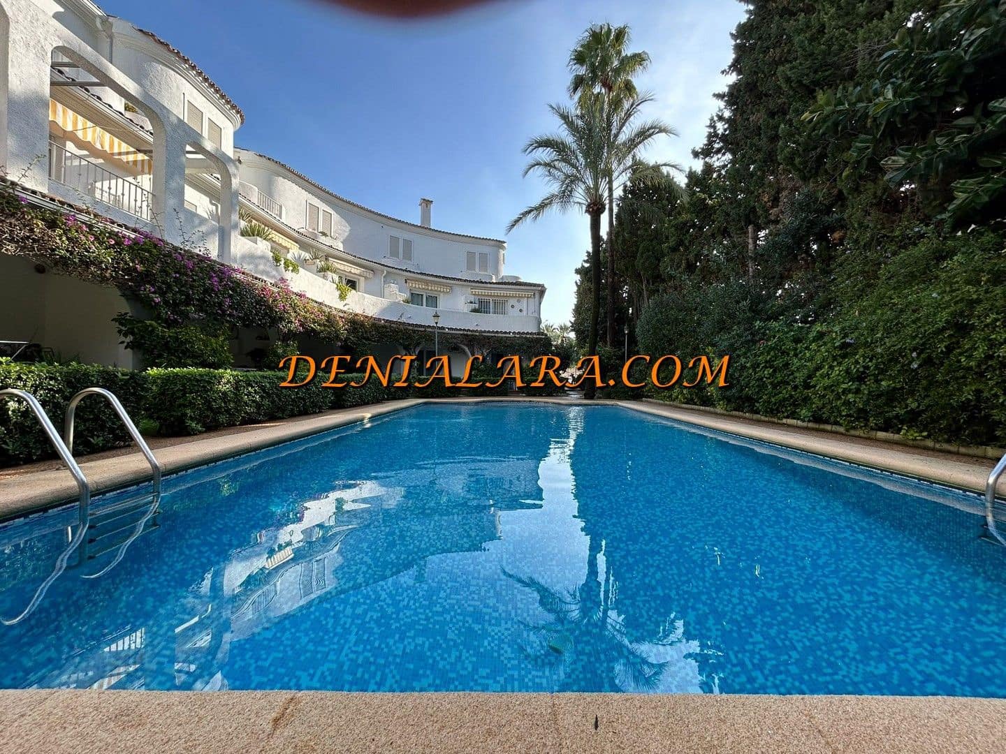 Apartamento de 2 habitaciones en Dénia en alquiler con piscina garaje - 800 € (Ref: 9471665)