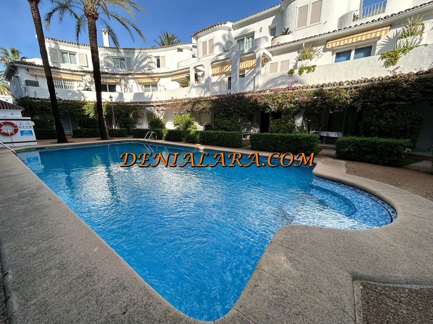 Apartamento de 2 habitaciones en Dénia en alquiler con piscina garaje - 800 € (Ref: 9471665)