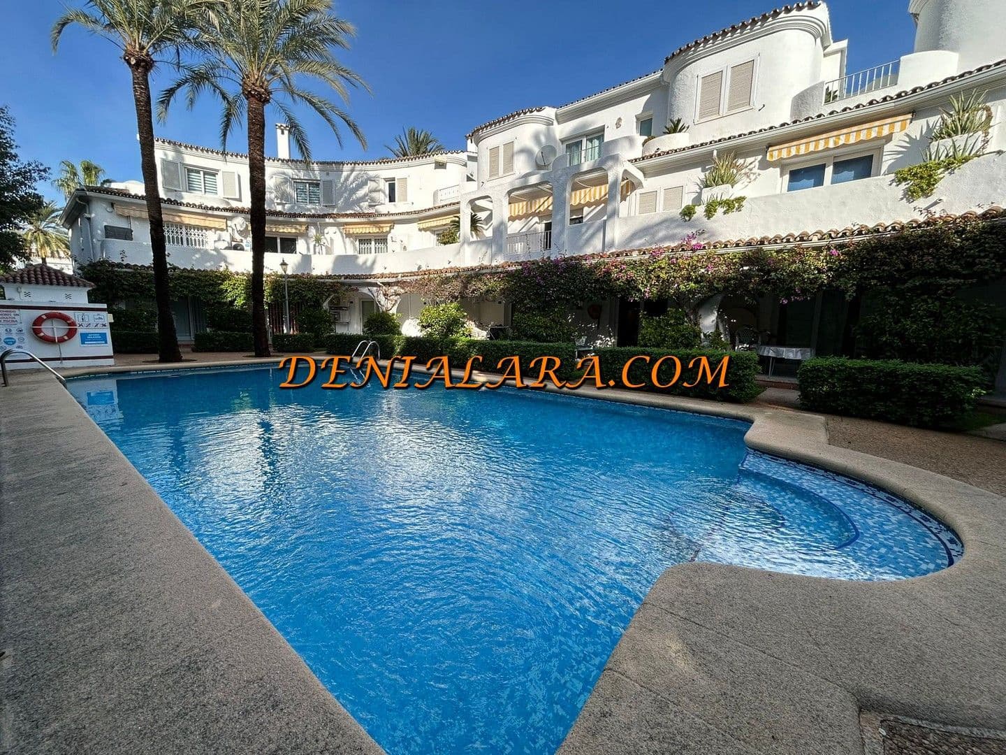 Apartamento de 2 habitaciones en Dénia en alquiler con piscina garaje - 800 € (Ref: 9471665)