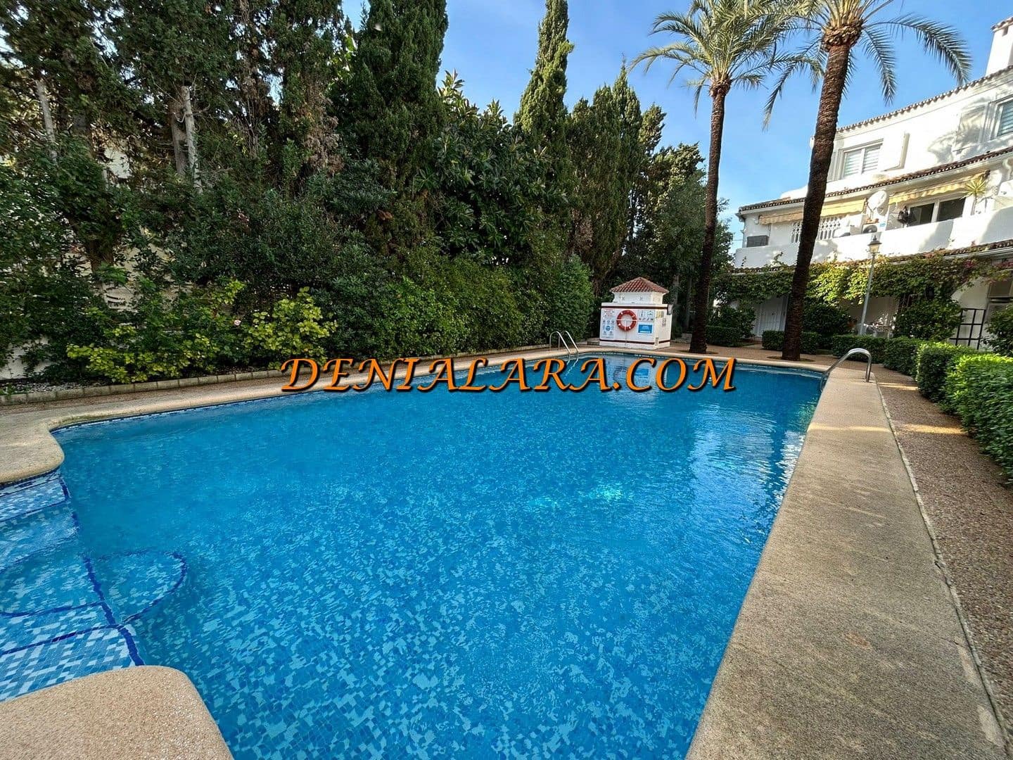 Apartamento de 2 habitaciones en Dénia en alquiler con piscina garaje - 800 € (Ref: 9471665)