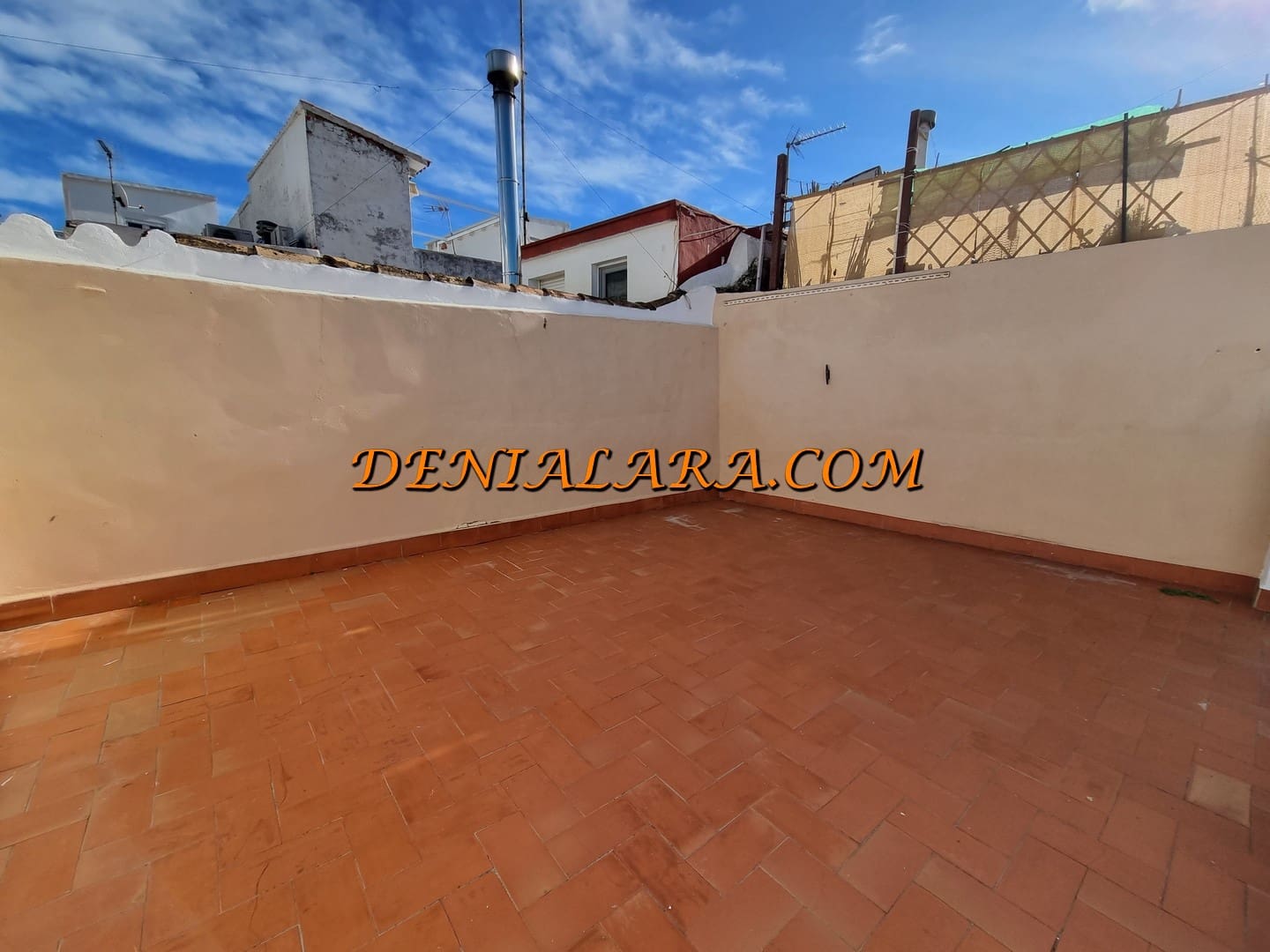 4 bedroom Townhouse for rent in Denia - € 1,100 (Ref: 9496641)