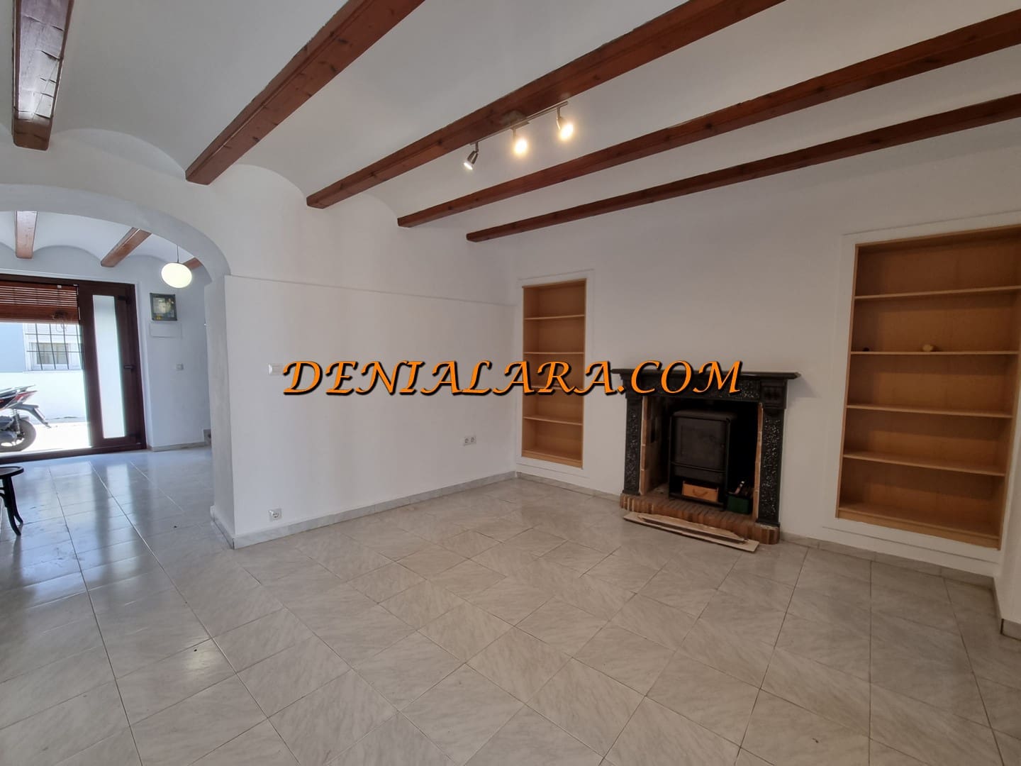 4 bedroom Townhouse for rent in Denia - € 1,100 (Ref: 9496641)