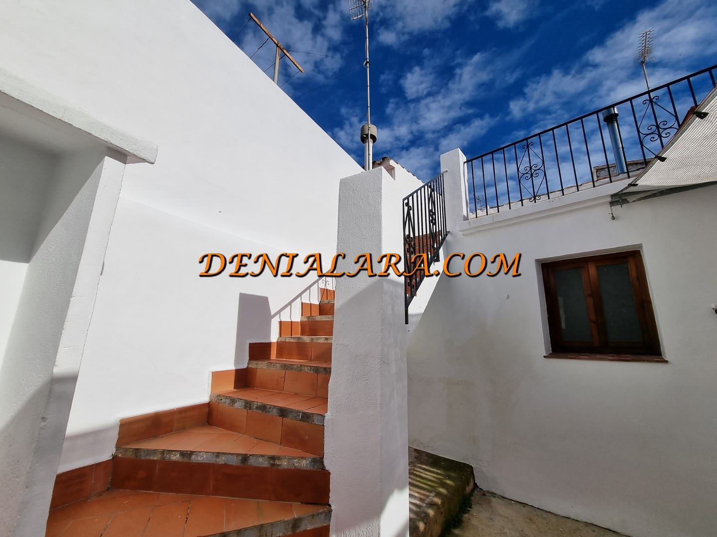 4 bedroom Townhouse for rent in Denia - € 1,100 (Ref: 9496641)