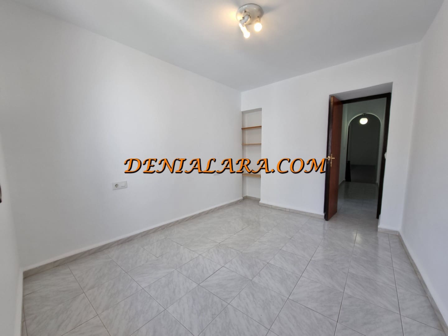 4 bedroom Townhouse for rent in Denia - € 1,100 (Ref: 9496641)