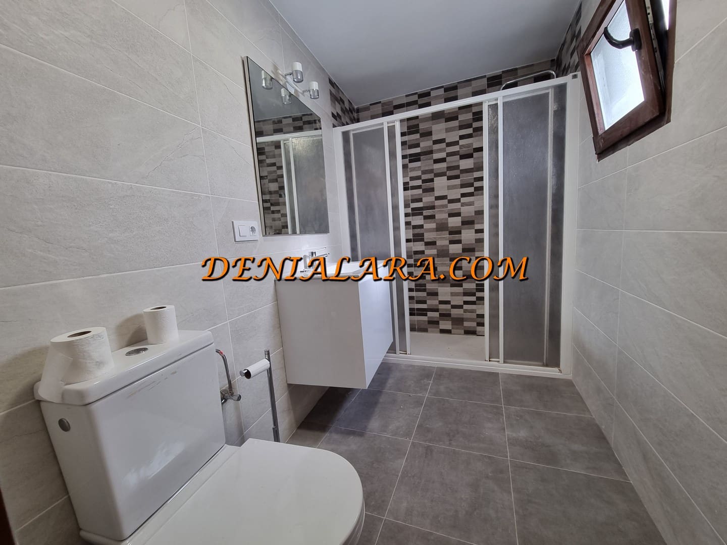 4 bedroom Townhouse for rent in Denia - € 1,100 (Ref: 9496641)