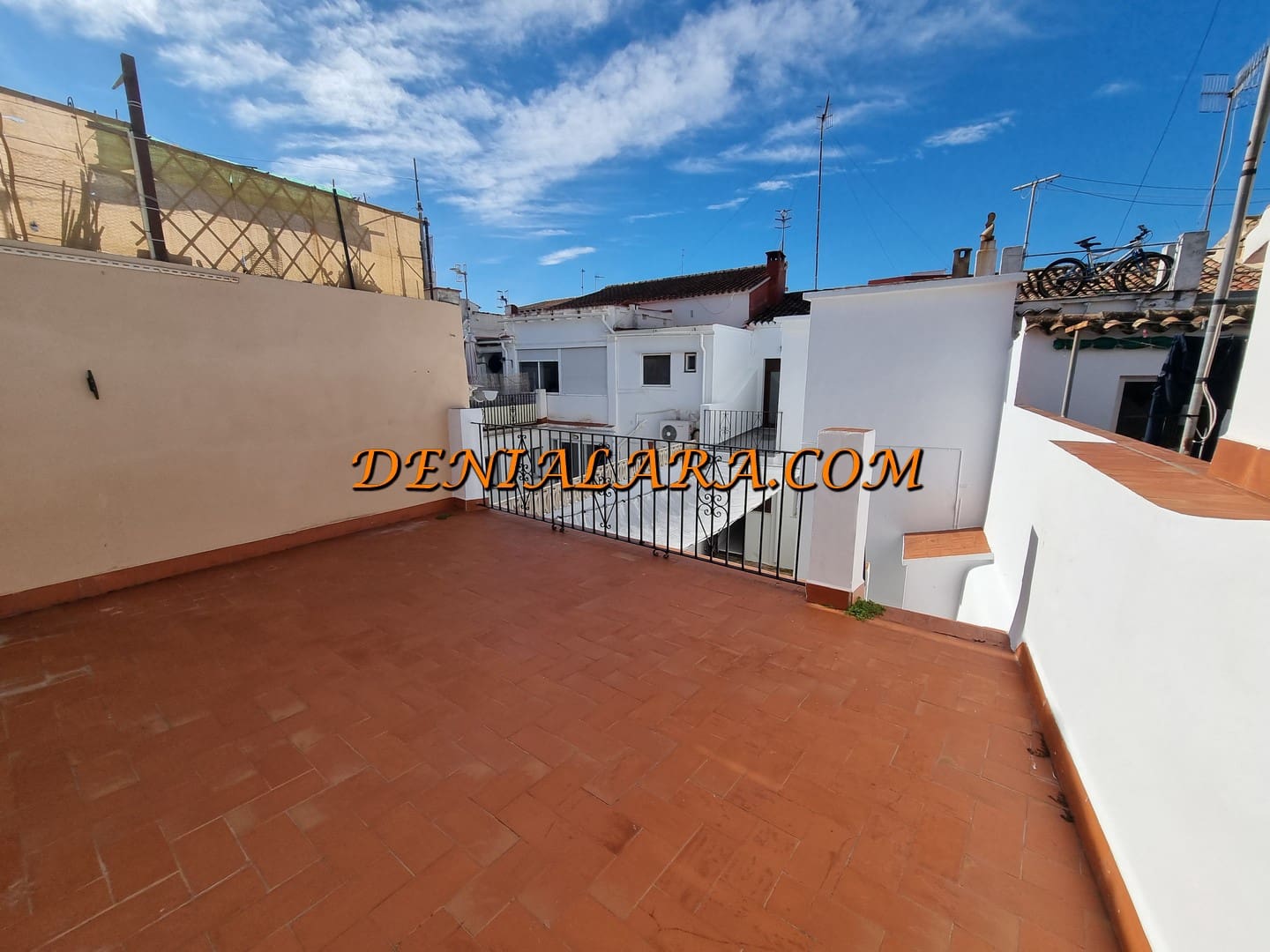 4 bedroom Townhouse for rent in Denia - € 1,100 (Ref: 9496641)