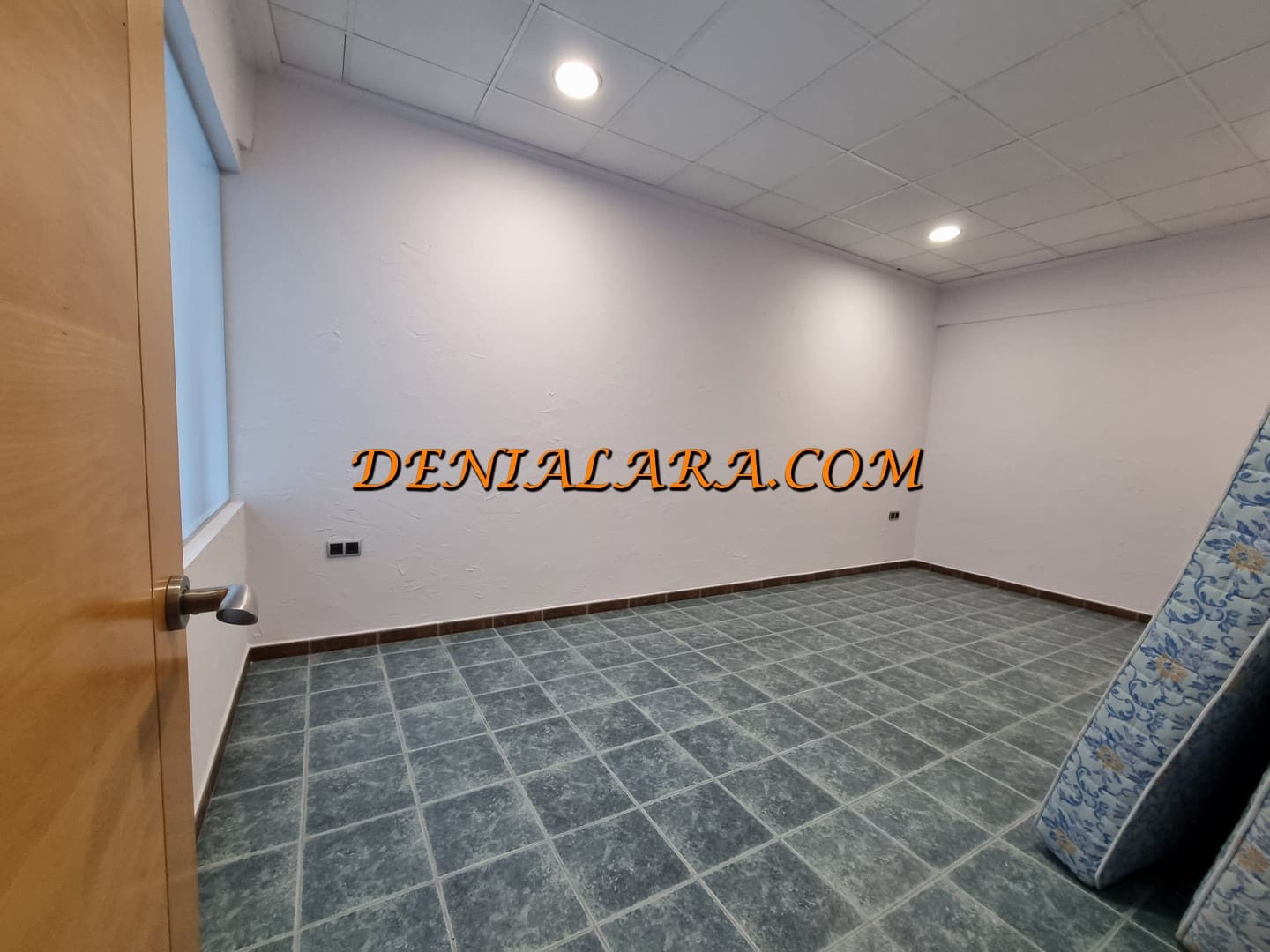 Office for rent in Pego - € 1,700 (Ref: 9532751)