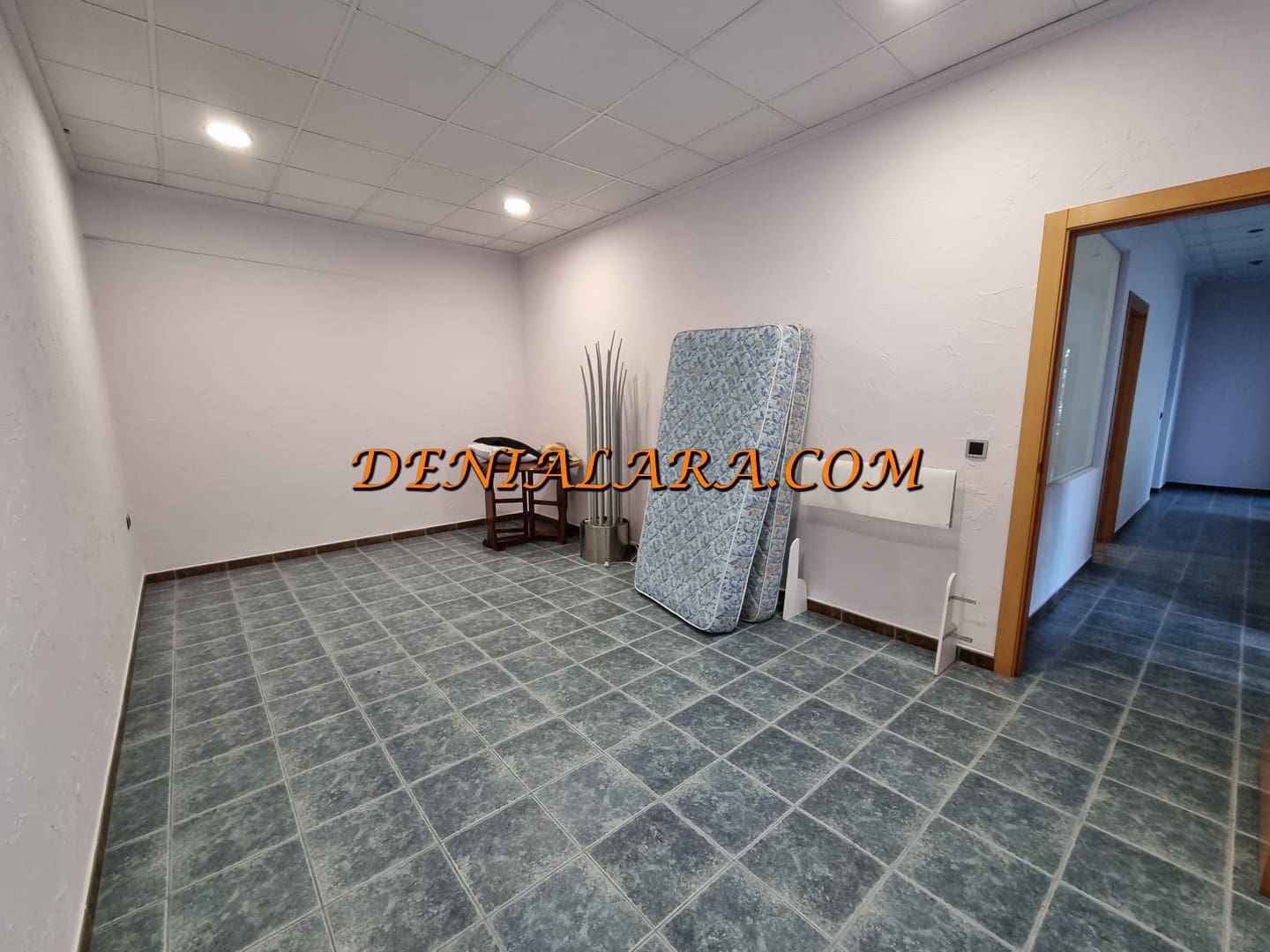 Office for rent in Pego - € 1,700 (Ref: 9532751)