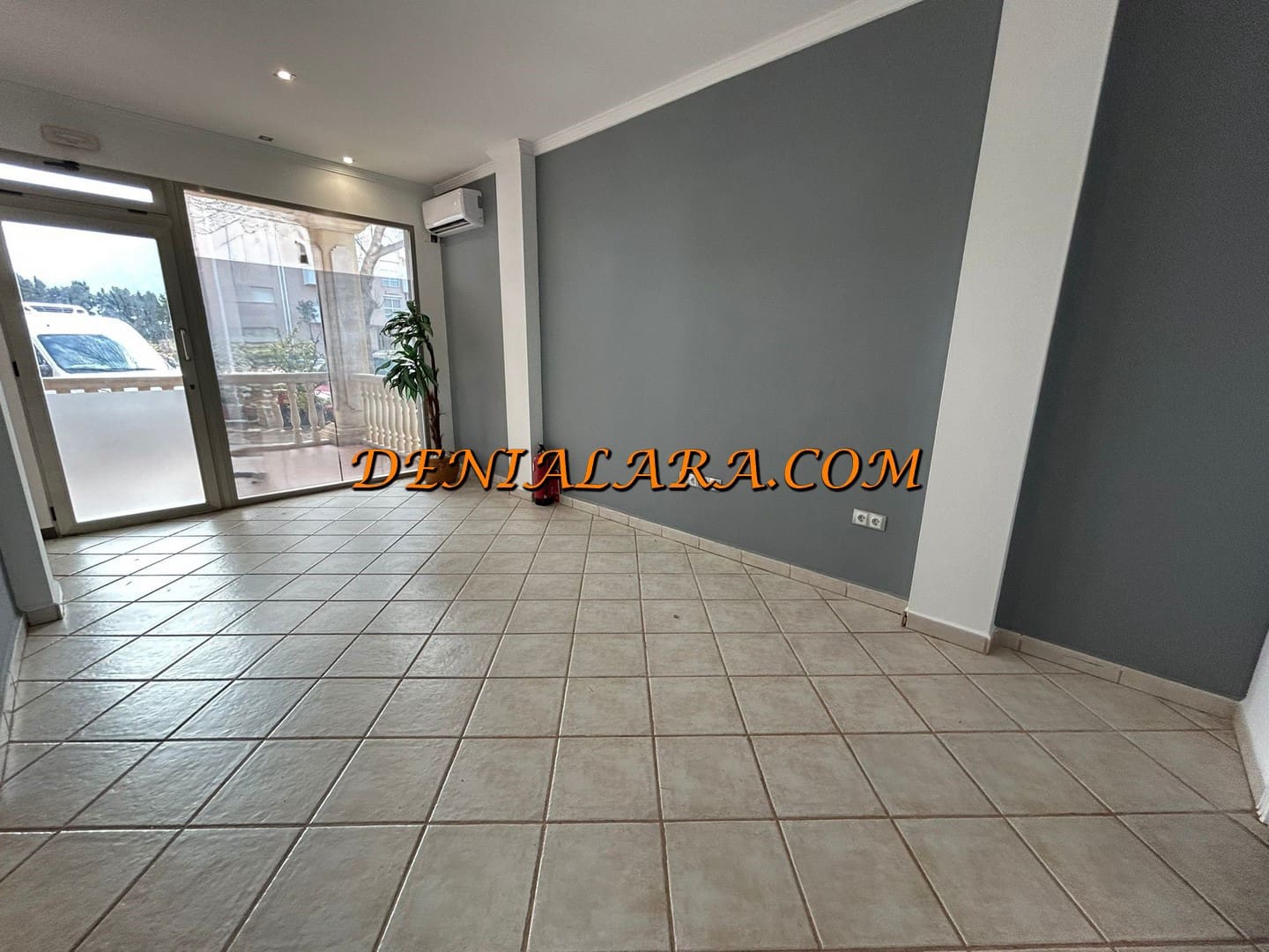 Commerciale da affittare in Denia - 680 € (Rif: 9532914)