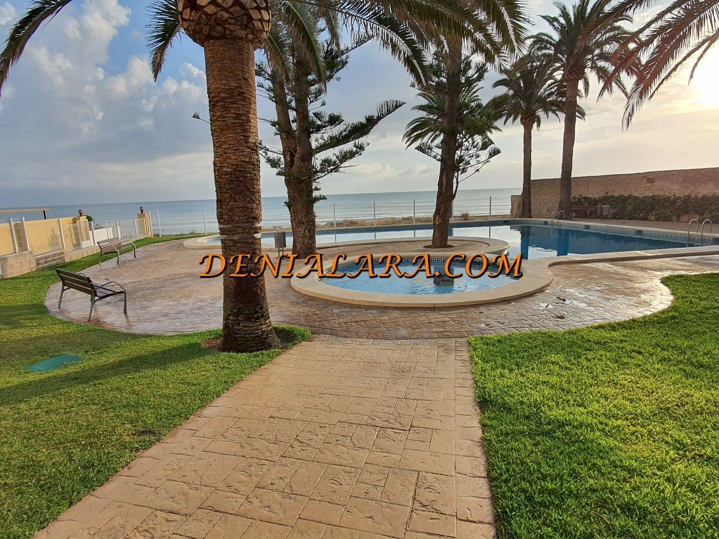 2 Zimmer Apartment zu vermieten in Denia mit Pool Garage - 1.300 € (Ref: 9534843)