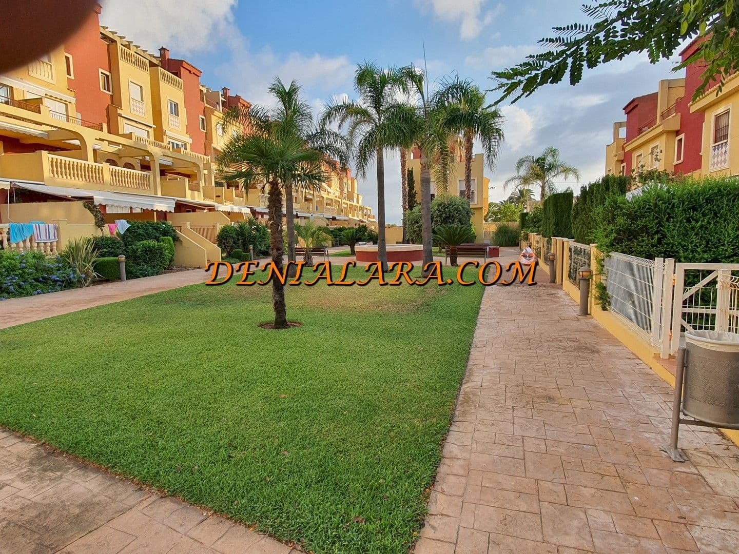 2 Zimmer Apartment zu vermieten in Denia mit Pool Garage - 1.300 € (Ref: 9534843)