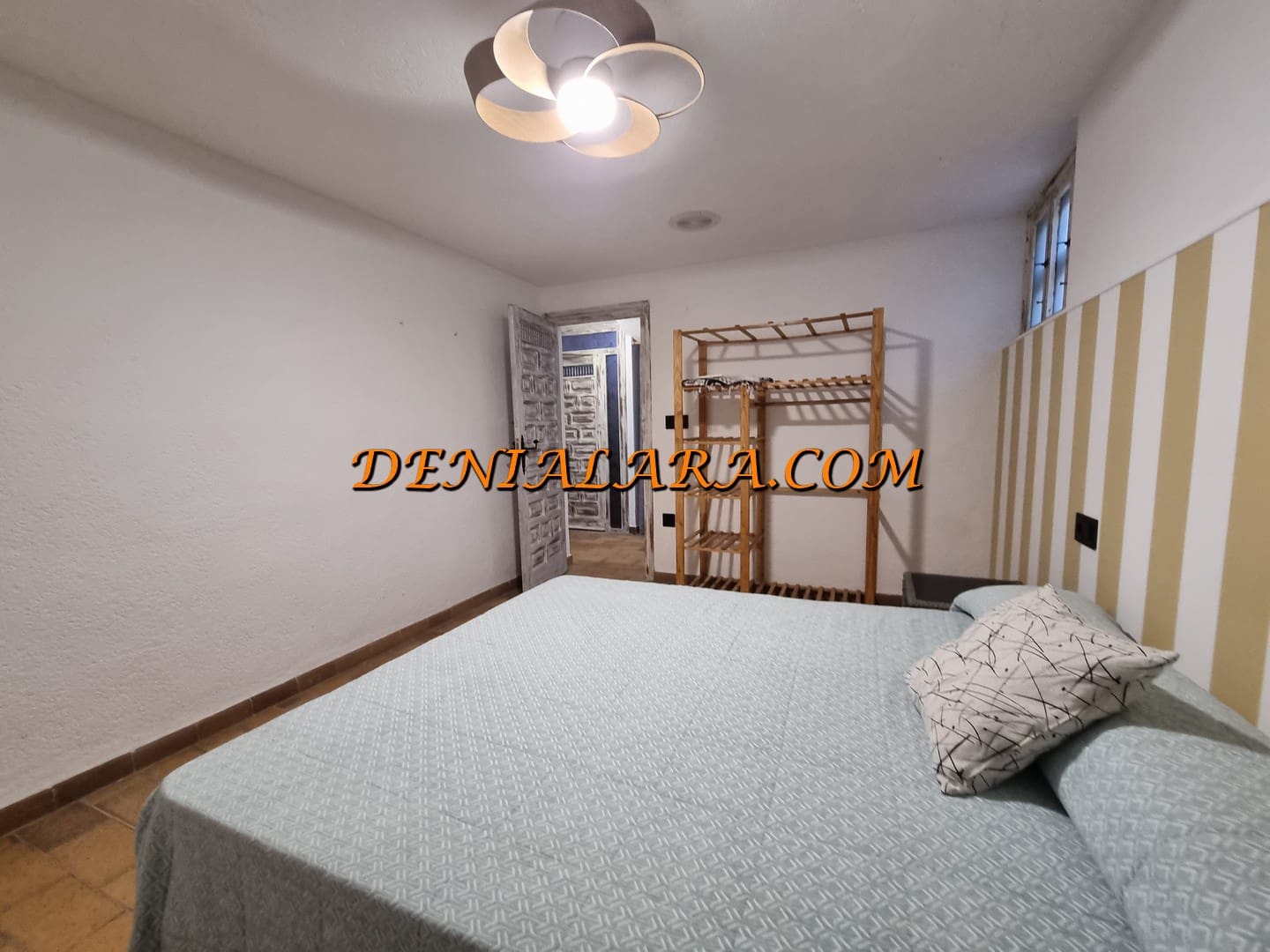 Villa/Maison de 3 chambres à louer à Denia - 1 300 € (Ref: 9566648)